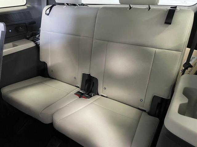Photo of 2025 Phantom Black Hyundai SANTA FE HEV