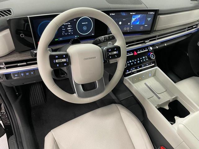 Photo of 2025 Phantom Black Hyundai SANTA FE HEV