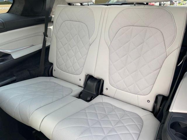Photo of 2024 Skyscraper Gray Metallic BMW X7