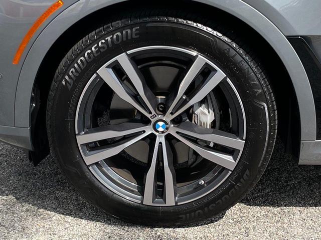 Photo of 2024 Skyscraper Gray Metallic BMW X7