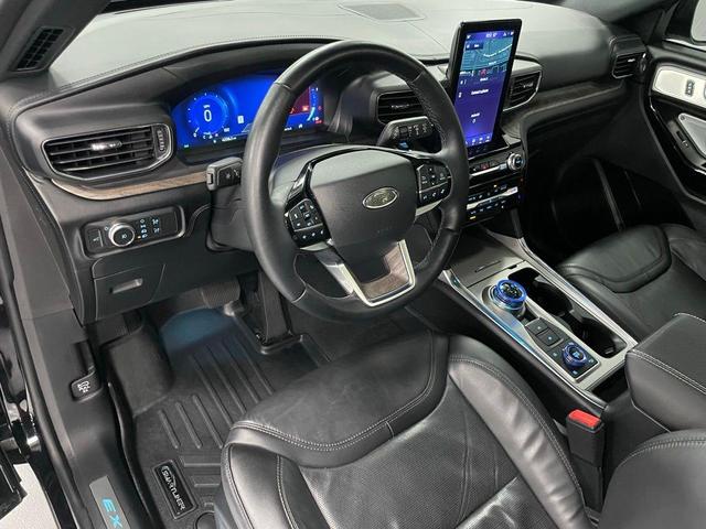 Photo of 2022 Black Metallic Ford Explorer