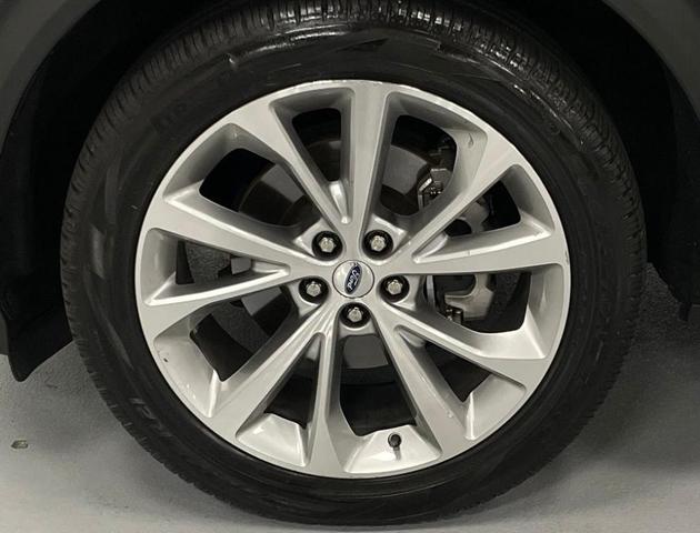 Photo of 2022 Black Metallic Ford Explorer