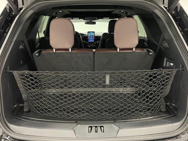 Photo of 2022 Black Metallic Ford Explorer