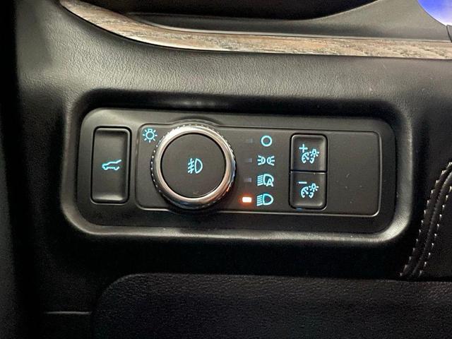 Photo of 2022 Black Metallic Ford Explorer
