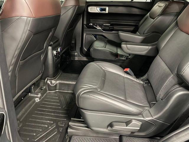 Photo of 2022 Black Metallic Ford Explorer