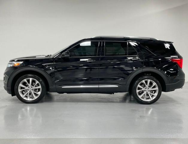 Photo of 2022 Black Metallic Ford Explorer