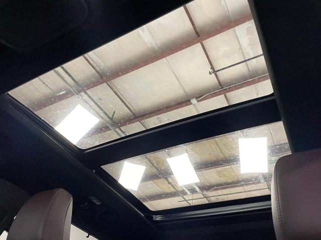 Photo of 2022 Black Metallic Ford Explorer