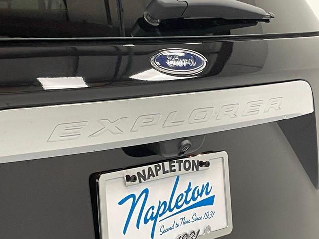 Photo of 2022 Black Metallic Ford Explorer