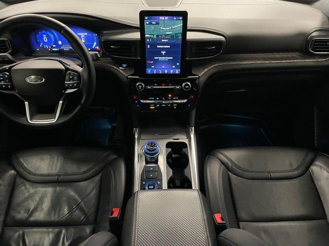 Photo of 2022 Black Metallic Ford Explorer