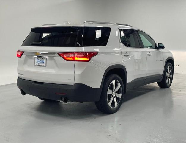 Photo of 2018 Iridescent Pearl Tricoat Chevrolet Traverse