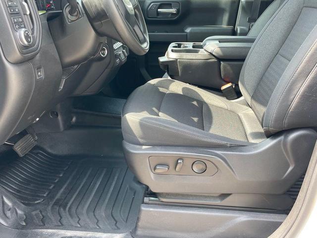 Photo of 2023 Summit White GMC Sierra 1500