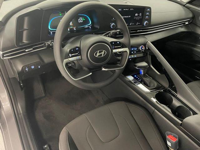Photo of 2025 Metal Hyundai ELANTRA HEV
