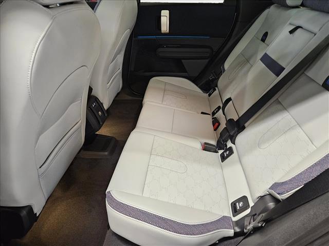 Photo of 2025 Melting Silver III Metallic MINI Countryman