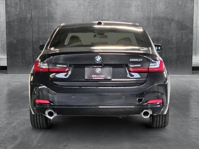 Photo of 2024 Black Sapphire Metallic BMW 330