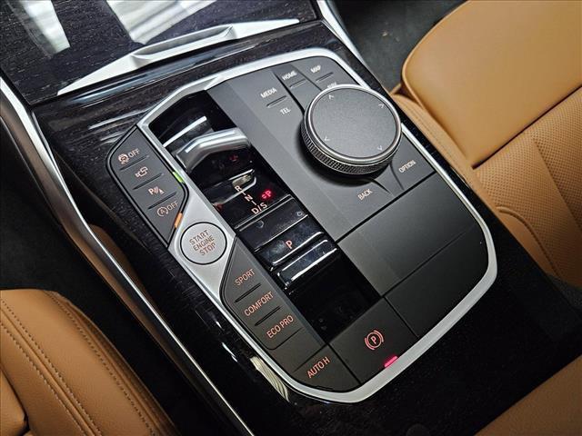 Photo of 2024 Black Sapphire Metallic BMW 330