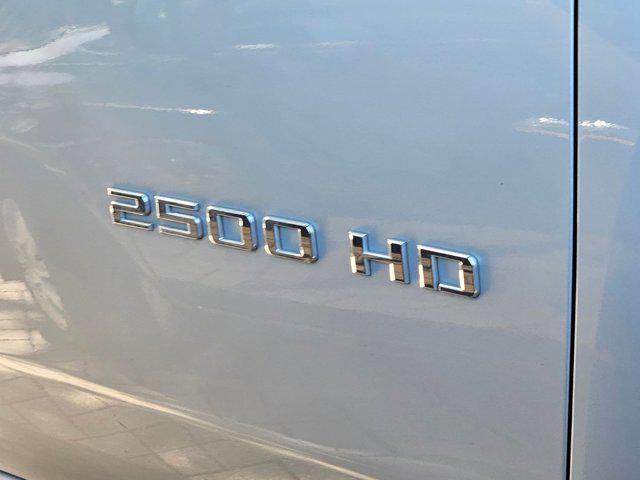 Photo of 2022 Silver Ice Metallic Chevrolet Silverado 2500