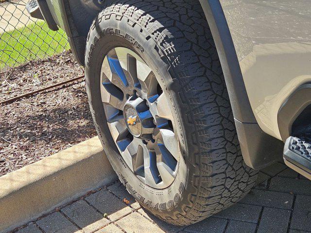 Photo of 2022 Silver Ice Metallic Chevrolet Silverado 2500