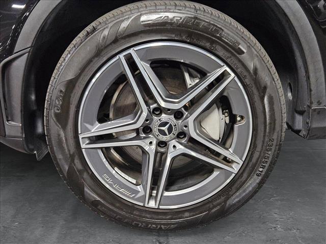 Photo of 2021 Obsidian Black Metallic Mercedes-Benz GLC 300