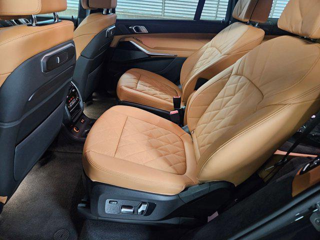 Photo of 2026 Dravit Grey Metallic BMW X7