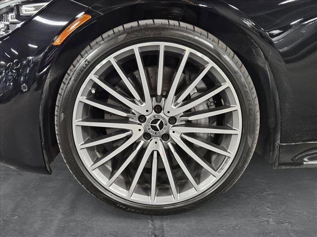 Photo of 2022 Black Mercedes-Benz S-Class