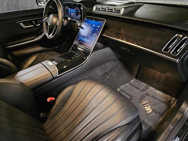 Photo of 2022 Black Mercedes-Benz S-Class