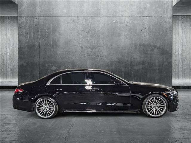Photo of 2022 Black Mercedes-Benz S-Class