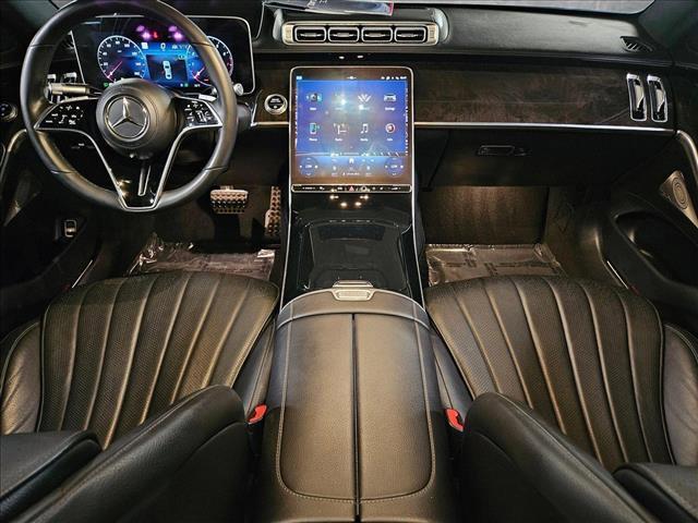 Photo of 2022 Black Mercedes-Benz S-Class
