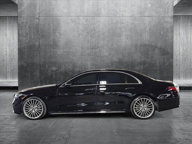 Photo of 2022 Black Mercedes-Benz S-Class