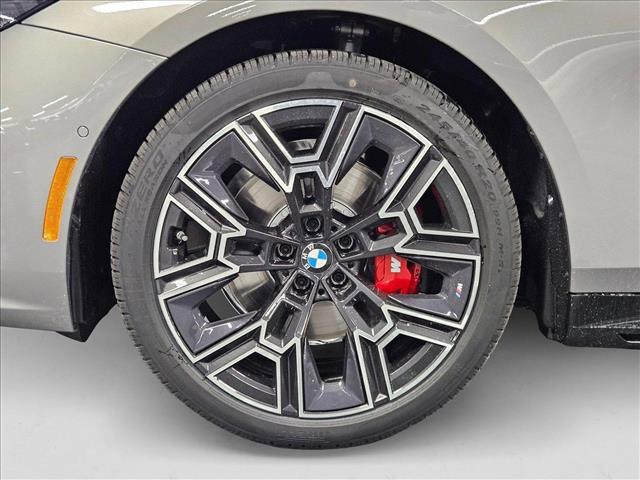 Photo of 2026 Oxide Grey Metallic BMW 530