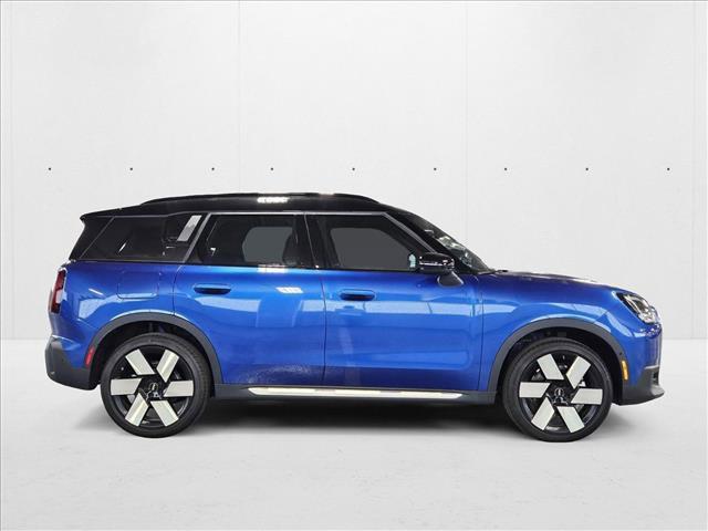 Photo of 2025 Blazing Blue Metallic MINI Countryman