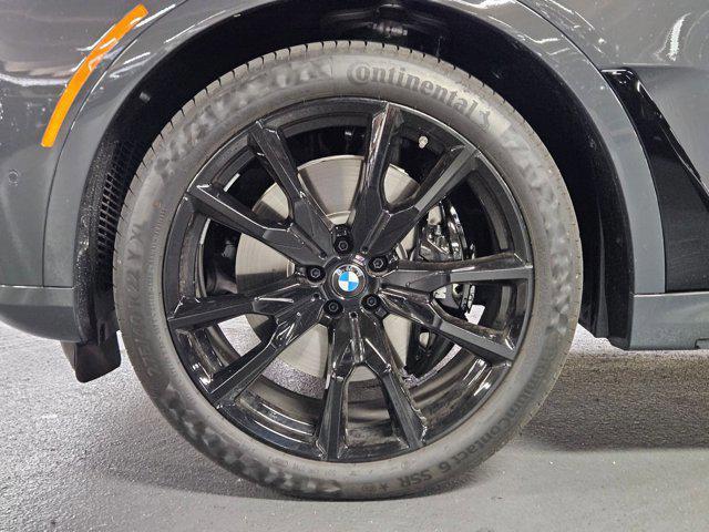 Photo of 2026 Dravit Grey Metallic BMW X7