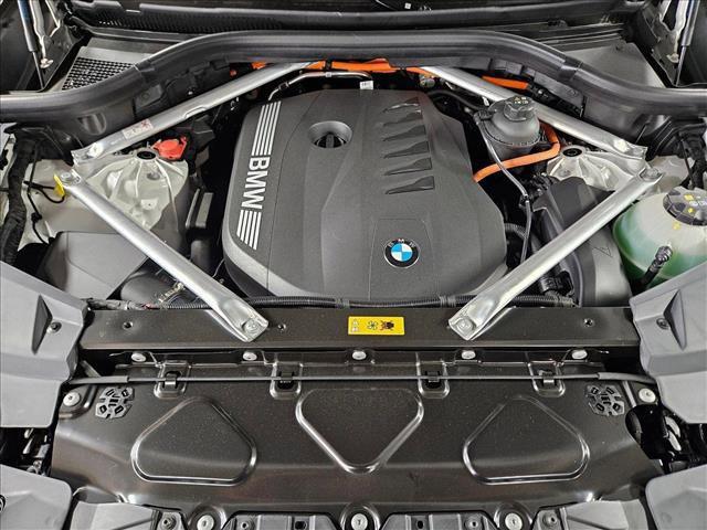Photo of 2026 Alpine White BMW X5 PHEV