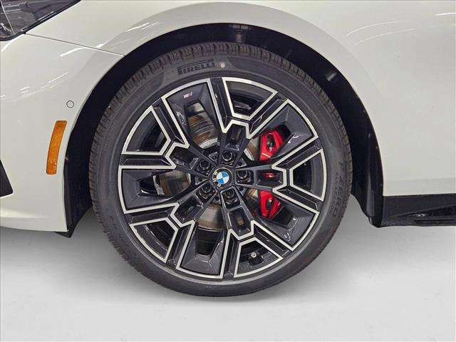 Photo of 2026 Mineral White Metallic BMW 530