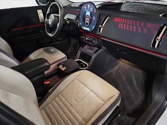 Photo of 2025 Nanuq White Metallic MINI Countryman