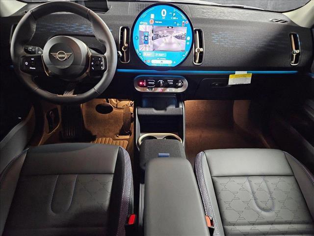 Photo of 2025 Blazing Blue Metallic MINI Countryman