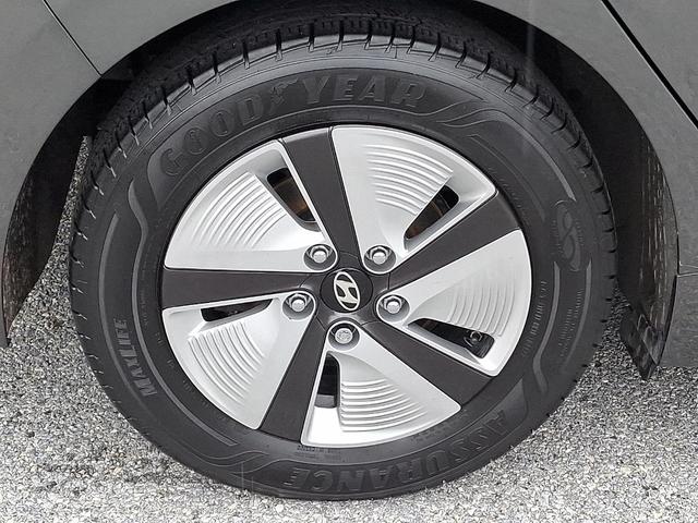 Photo of 2022 Amazon Gray Hyundai IONIQ Hybrid