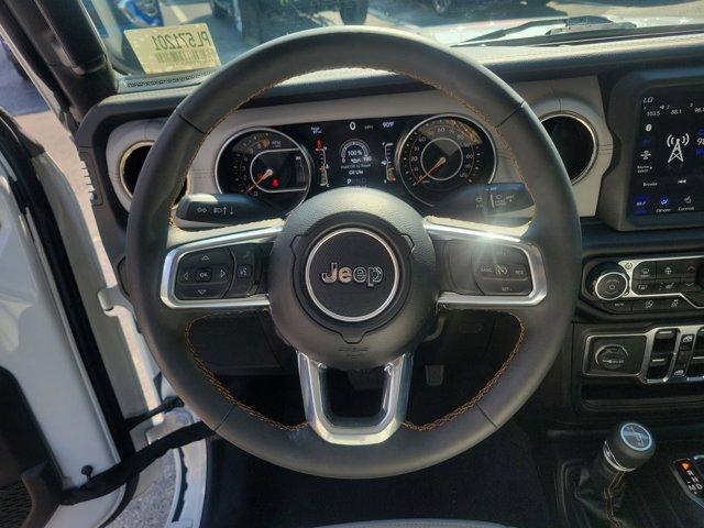 Photo of 2023 Bright White Clearcoat Jeep Gladiator
