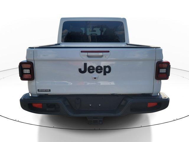 Photo of 2023 Bright White Clearcoat Jeep Gladiator