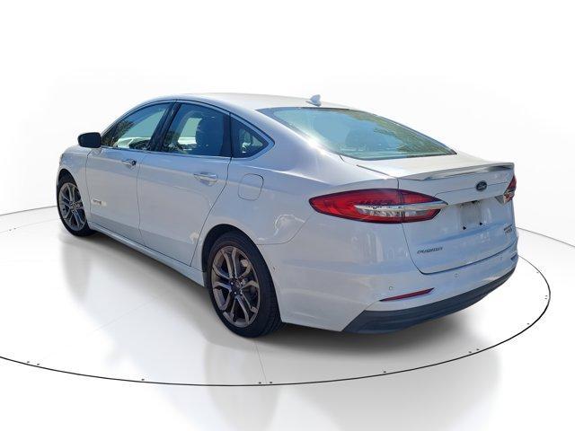 Photo of 2019 Oxford White Ford Fusion Hybrid