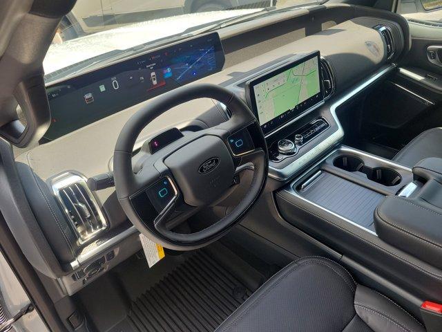 Photo of 2025 Silver Ford Expedition