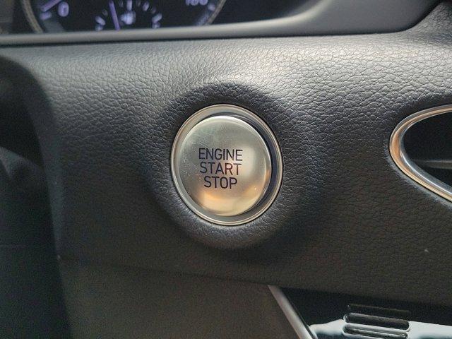 Photo of 2023 White Hyundai SONATA