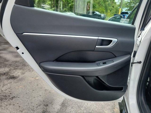 Photo of 2023 White Hyundai SONATA