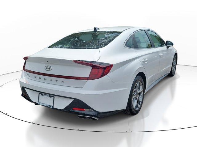 Photo of 2023 White Hyundai SONATA