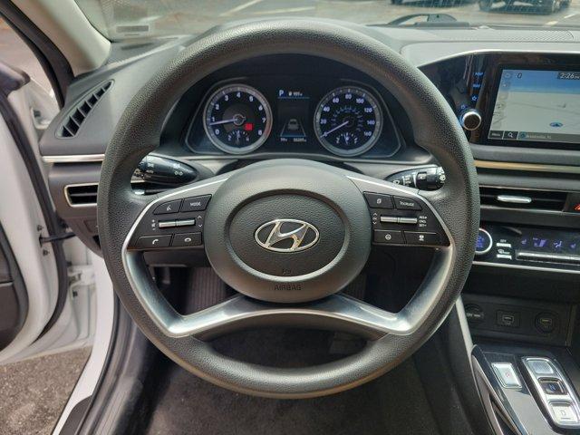 Photo of 2023 White Hyundai SONATA