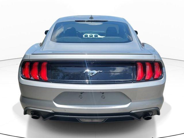 Photo of 2023 Iconic Silver Metallic Ford Mustang