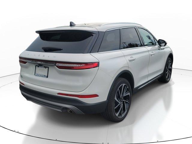 Photo of 2023 Pristine White Lincoln Corsair