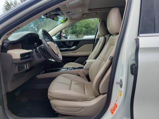 Photo of 2023 Pristine White Lincoln Corsair