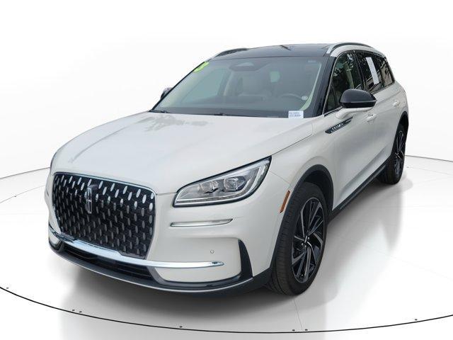 Photo of 2023 Pristine White Lincoln Corsair