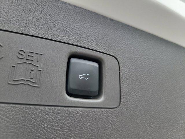 Photo of 2023 Pristine White Lincoln Corsair