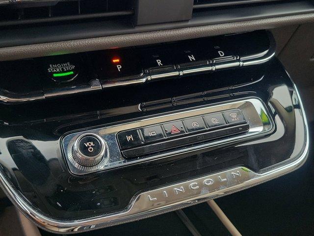 Photo of 2023 Pristine White Lincoln Corsair